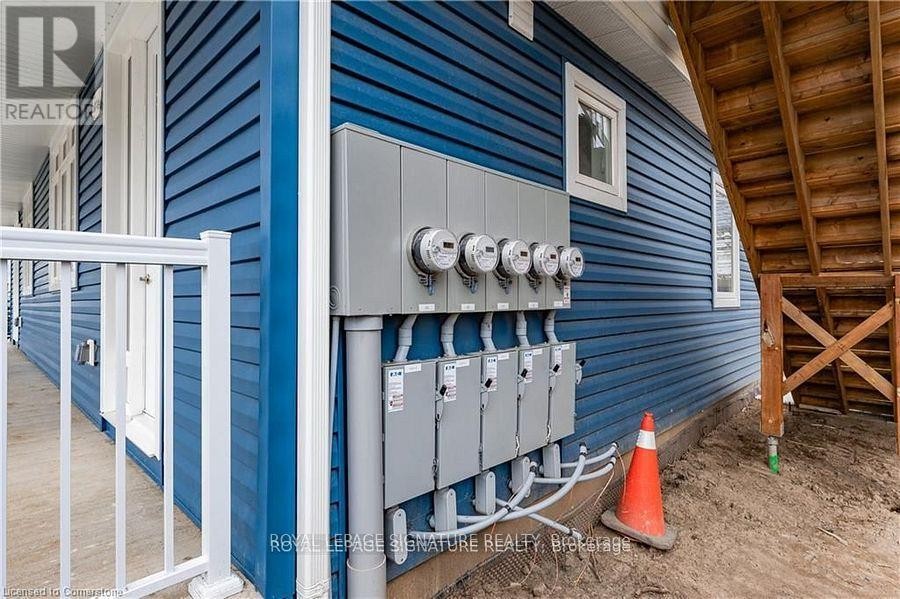 












777 BEACH BOULEVARD

,
Hamilton (Hamilton Beach),




Ontario
L8H6Y5

