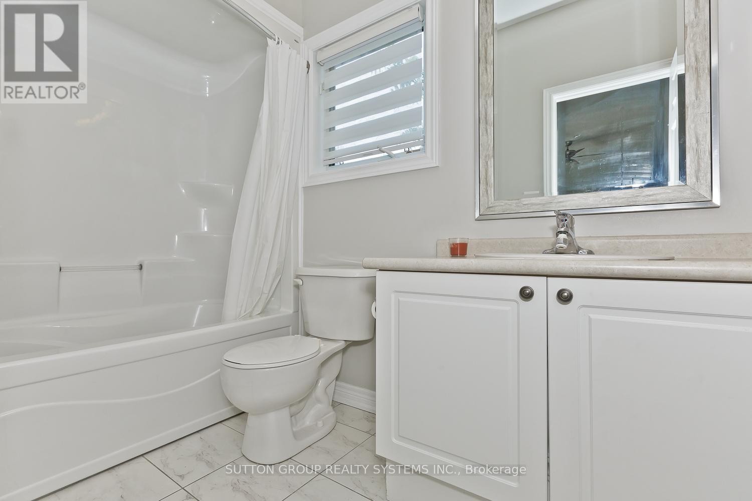 












200 REGATTA DRIVE

,
Welland (Dain City),




Ontario
L3B6E8

