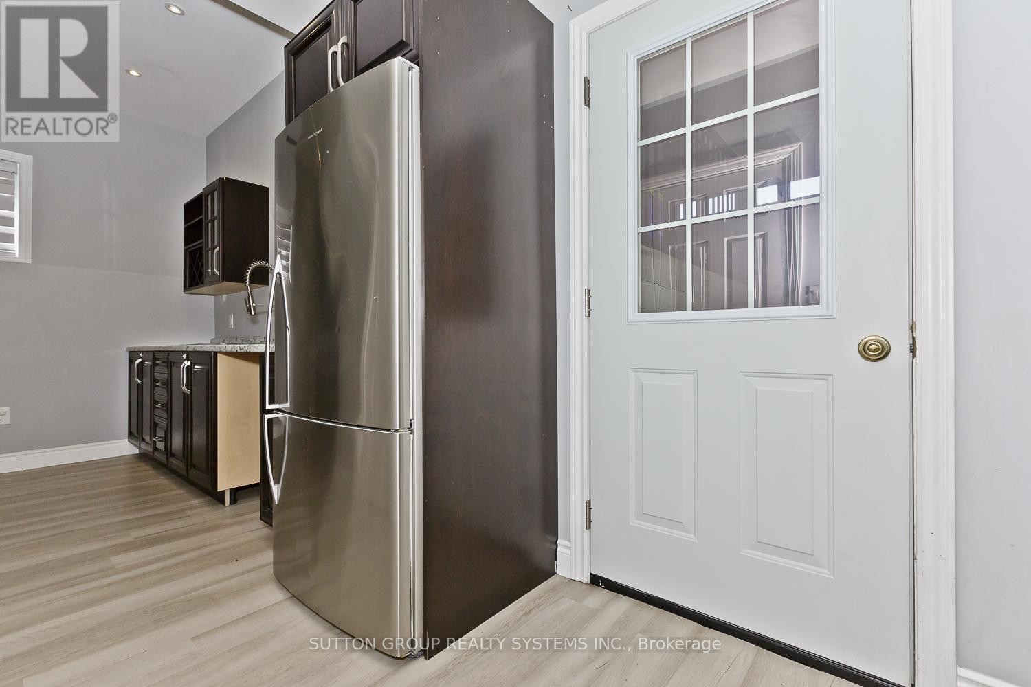 












200 REGATTA DRIVE

,
Welland (Dain City),




Ontario
L3B6E8

