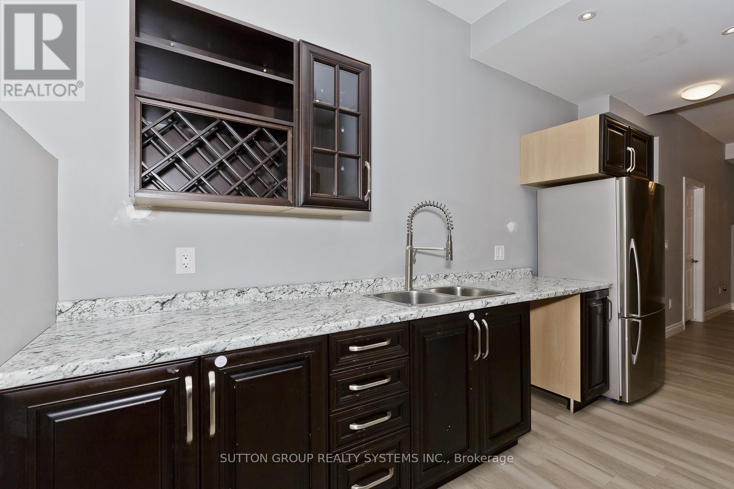 












200 REGATTA DRIVE

,
Welland (Dain City),




Ontario
L3B6E8

