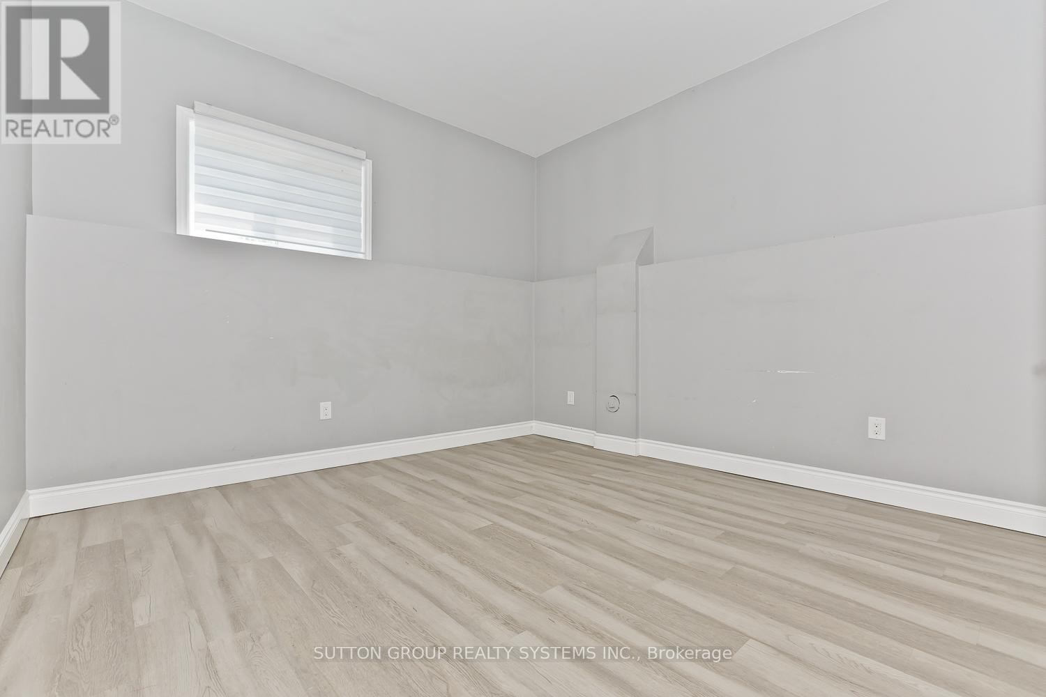 












200 REGATTA DRIVE

,
Welland (Dain City),




Ontario
L3B6E8

