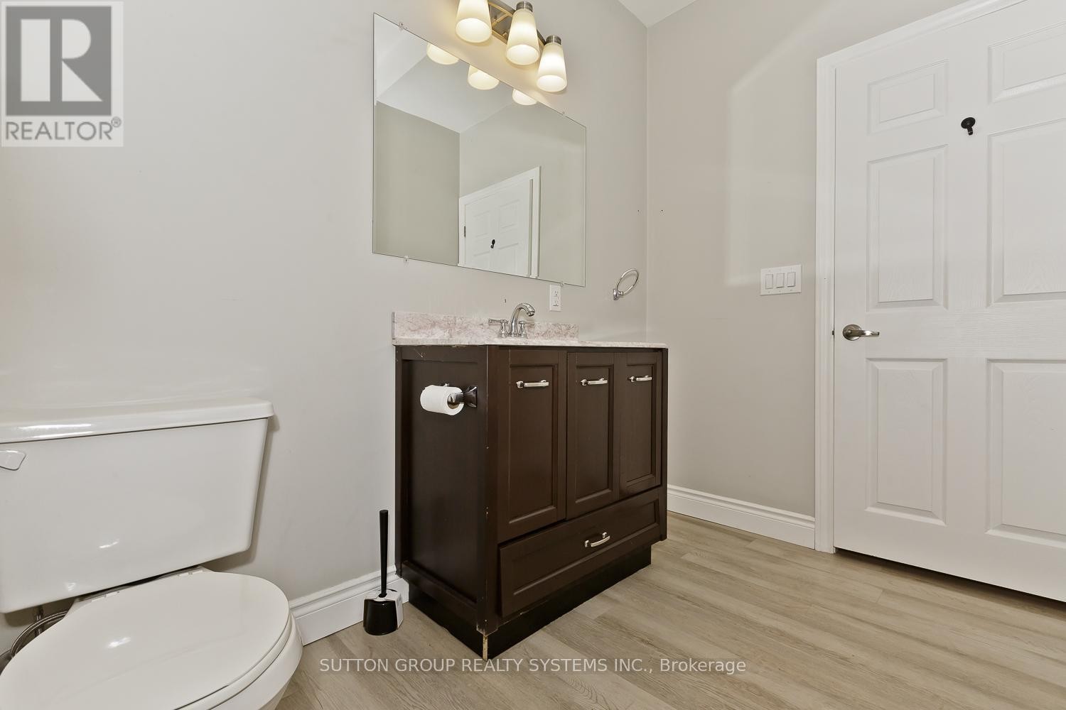 












200 REGATTA DRIVE

,
Welland (Dain City),




Ontario
L3B6E8

