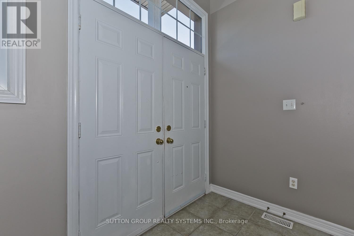 












200 REGATTA DRIVE

,
Welland (Dain City),




Ontario
L3B6E8

