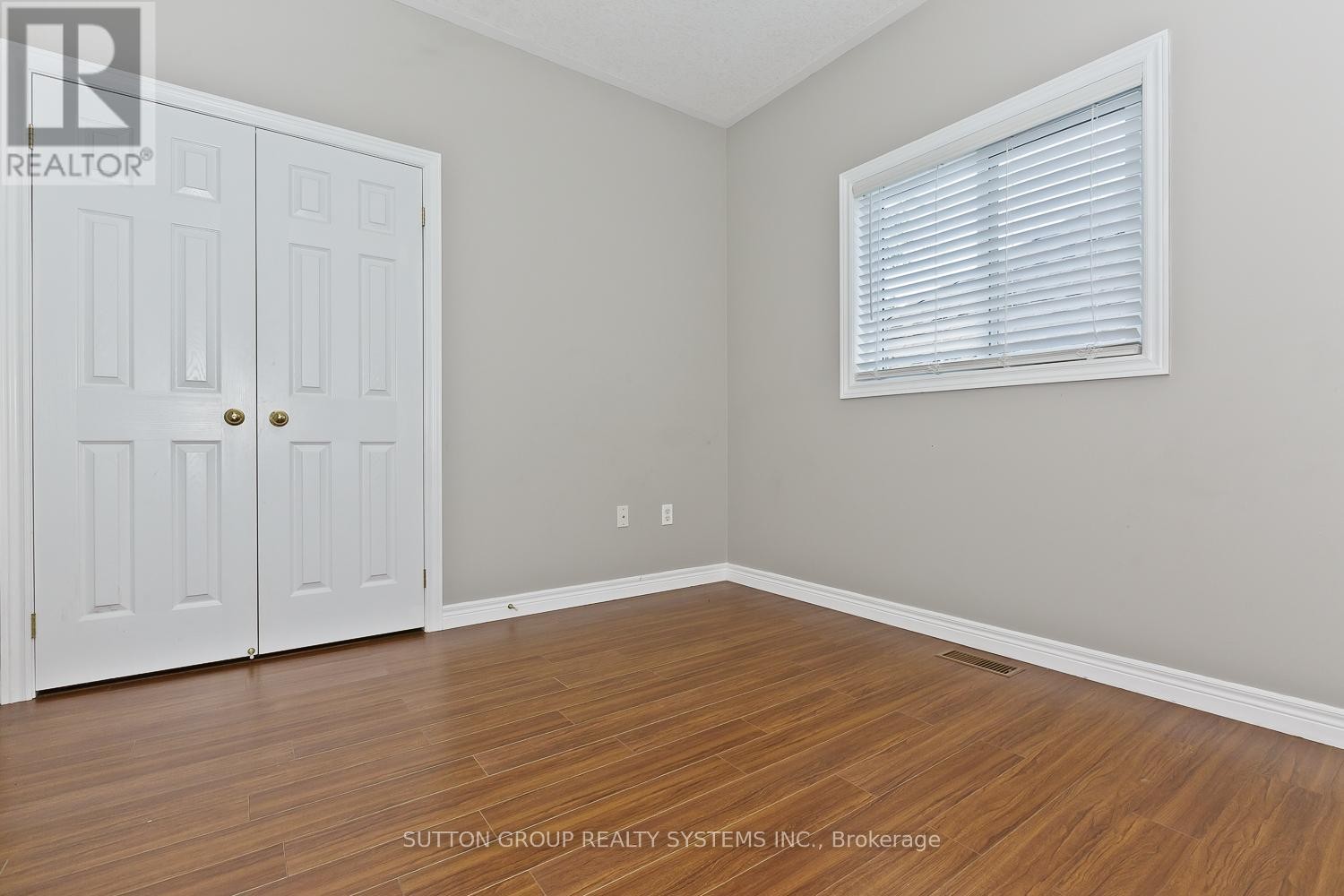 












200 REGATTA DRIVE

,
Welland (Dain City),




Ontario
L3B6E8

