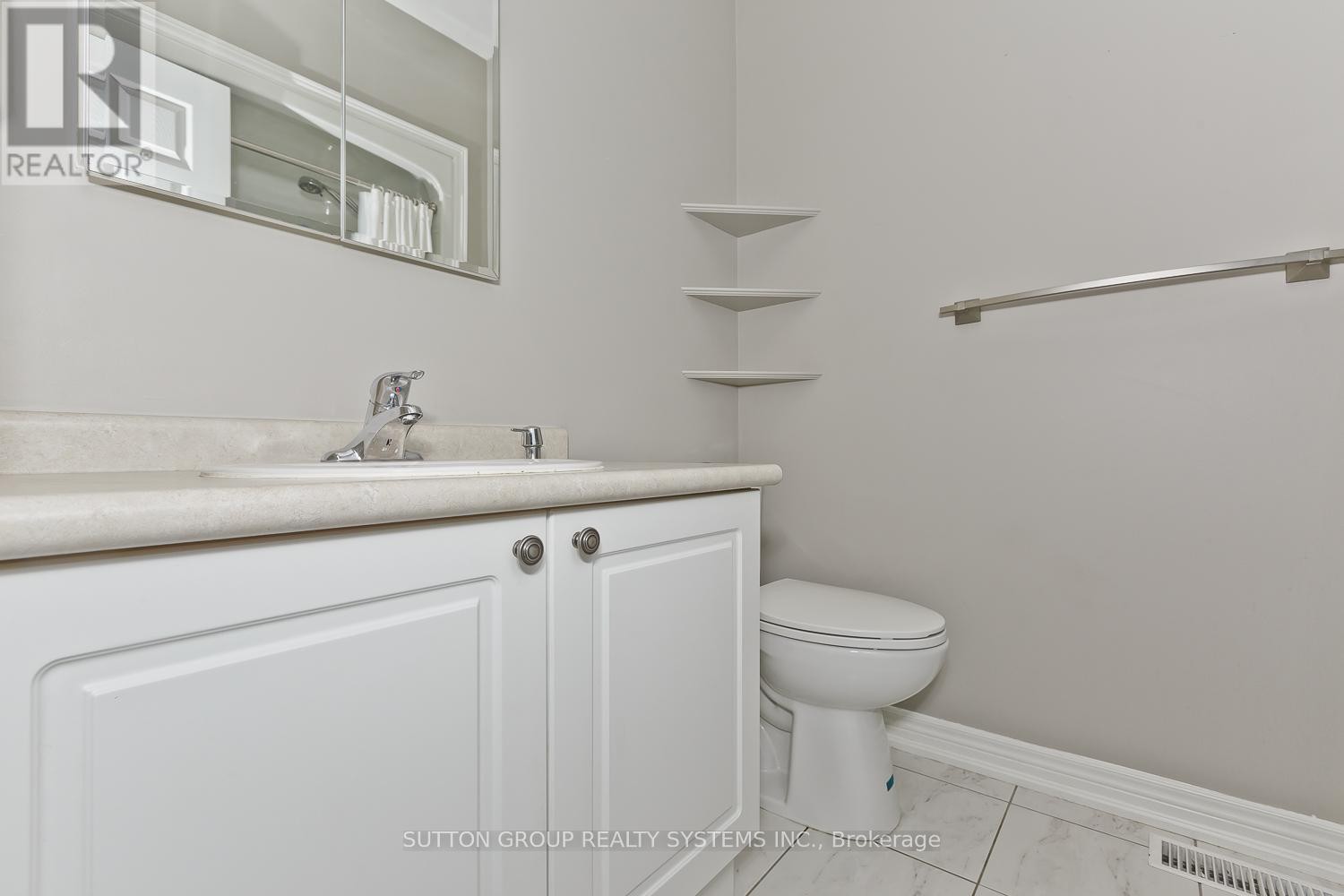 












200 REGATTA DRIVE

,
Welland (Dain City),




Ontario
L3B6E8

