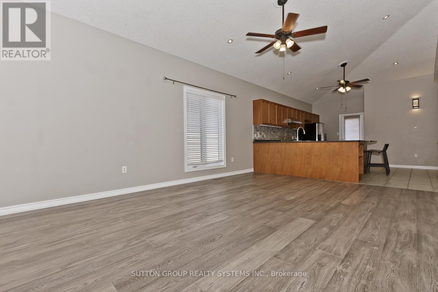 












200 REGATTA DRIVE

,
Welland (Dain City),




Ontario
L3B6E8

