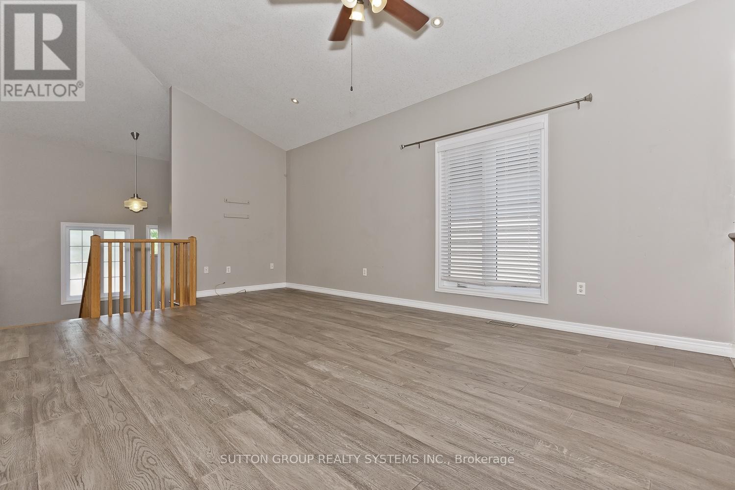 












200 REGATTA DRIVE

,
Welland (Dain City),




Ontario
L3B6E8

