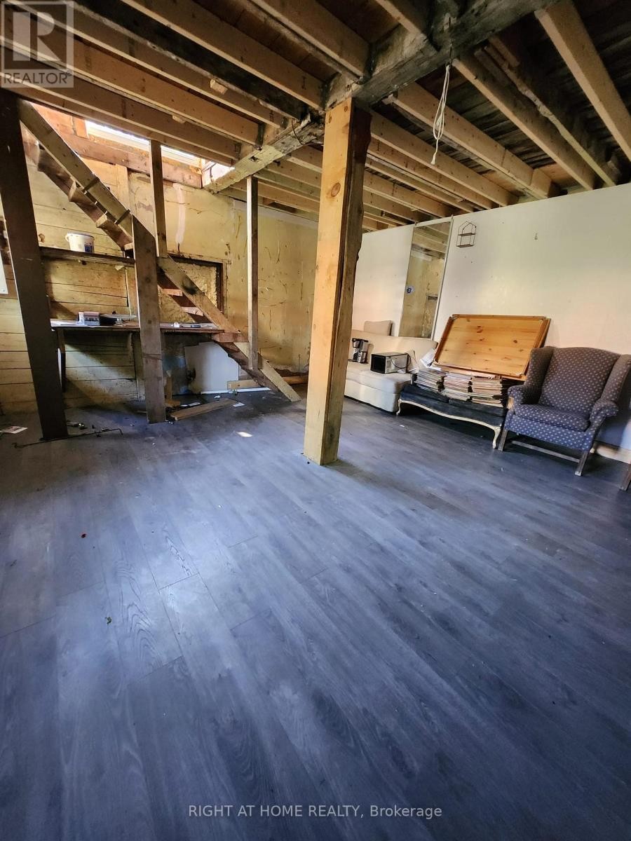 












GARAGE - 171 KING STREET W

,
Hamilton (Dundas),




Ontario
L9H1V3

