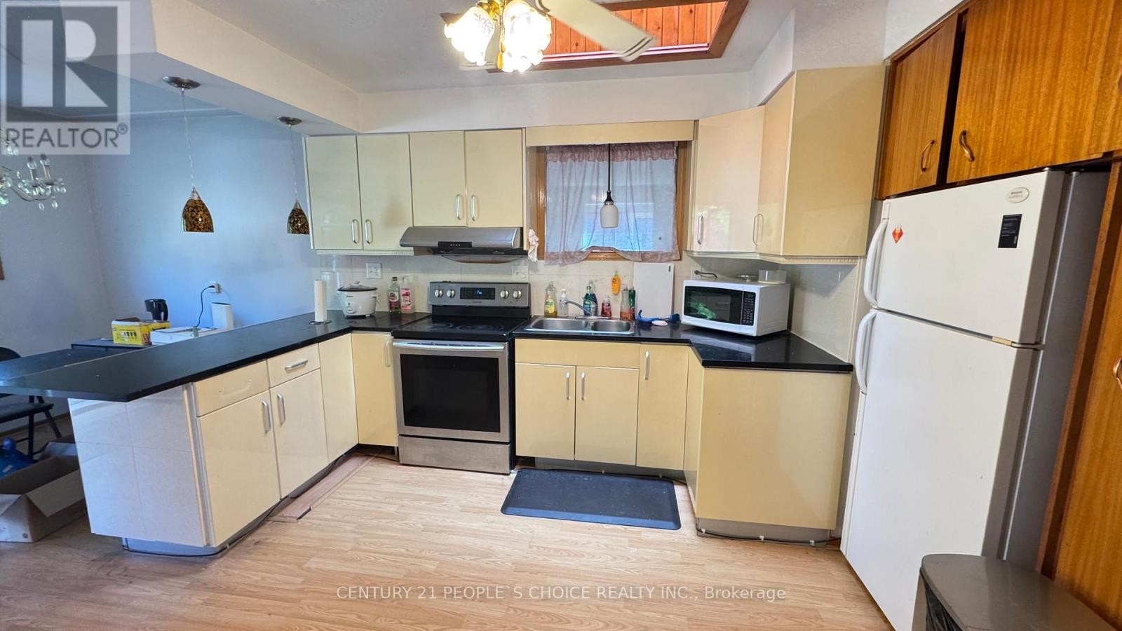 












#FURNISHED - 122 RIFLE RANGE ROAD

,
Hamilton (Ainslie Wood),




Ontario
L8S3B6

