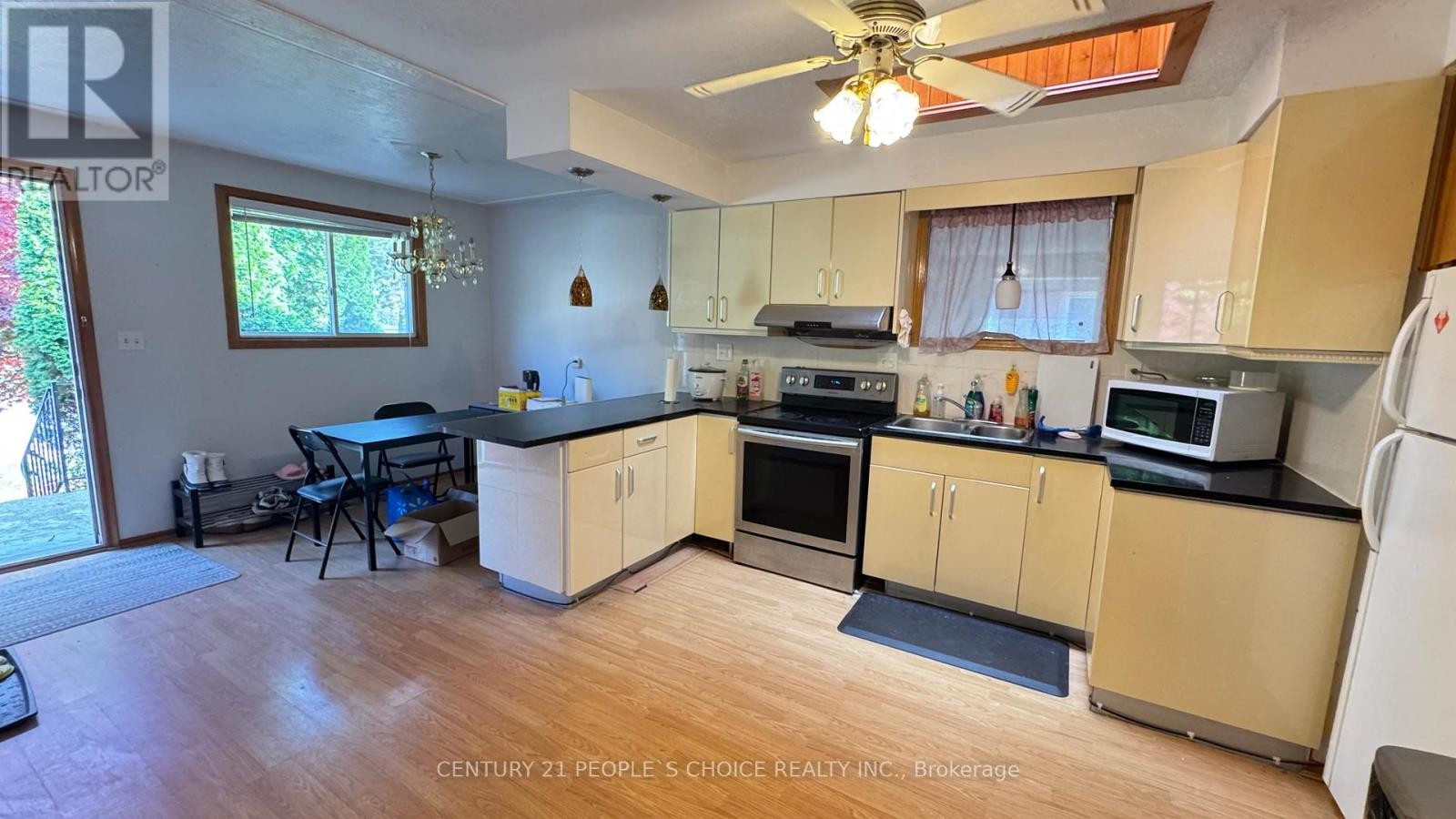 












#FURNISHED - 122 RIFLE RANGE ROAD

,
Hamilton (Ainslie Wood),




Ontario
L8S3B6

