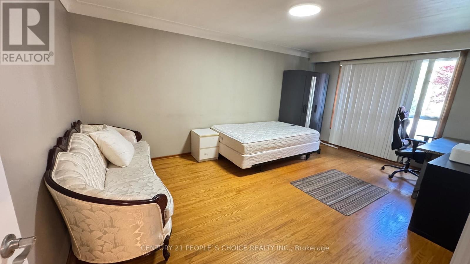 












#FURNISHED - 122 RIFLE RANGE ROAD

,
Hamilton (Ainslie Wood),




Ontario
L8S3B6

