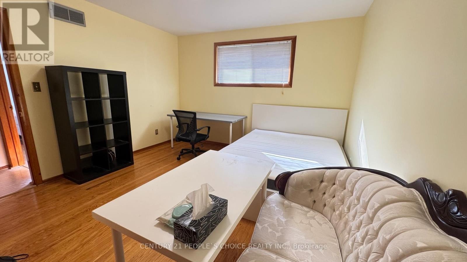 












#FURNISHED - 122 RIFLE RANGE ROAD

,
Hamilton (Ainslie Wood),




Ontario
L8S3B6

