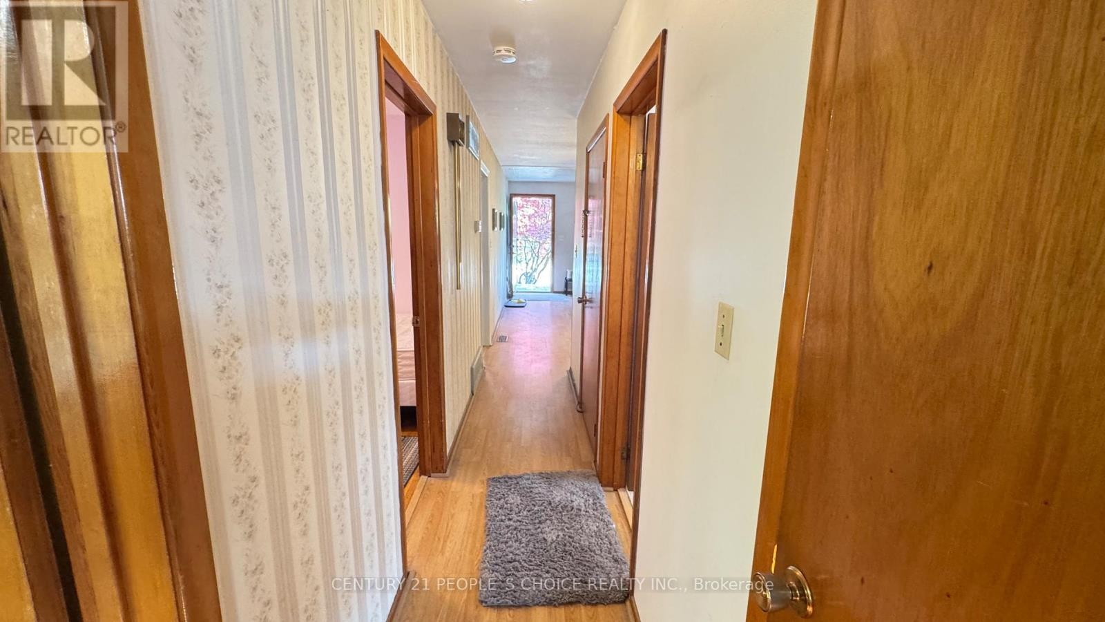 












#FURNISHED - 122 RIFLE RANGE ROAD

,
Hamilton (Ainslie Wood),




Ontario
L8S3B6

