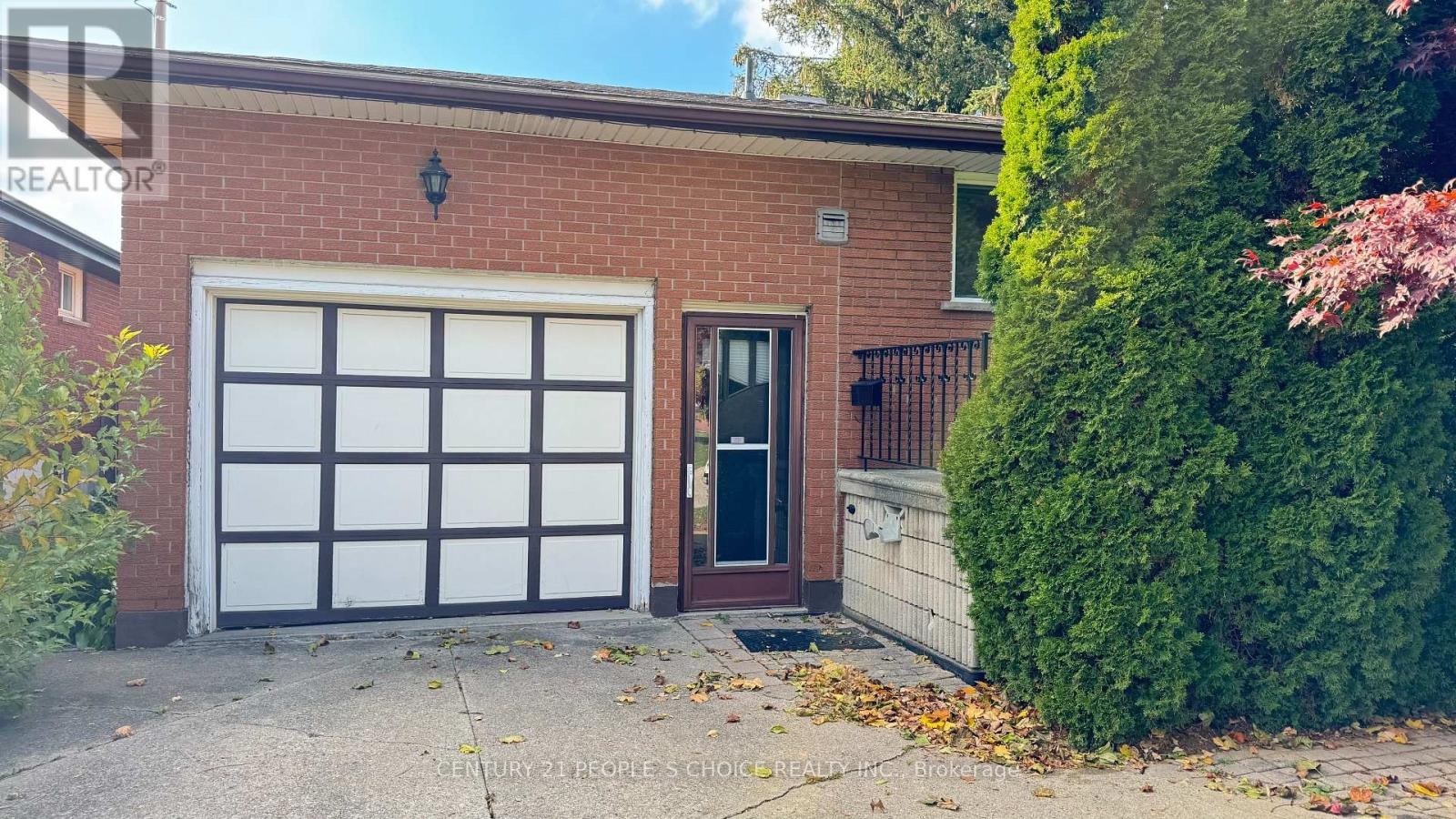 












#FURNISHED - 122 RIFLE RANGE ROAD

,
Hamilton (Ainslie Wood),




Ontario
L8S3B6

