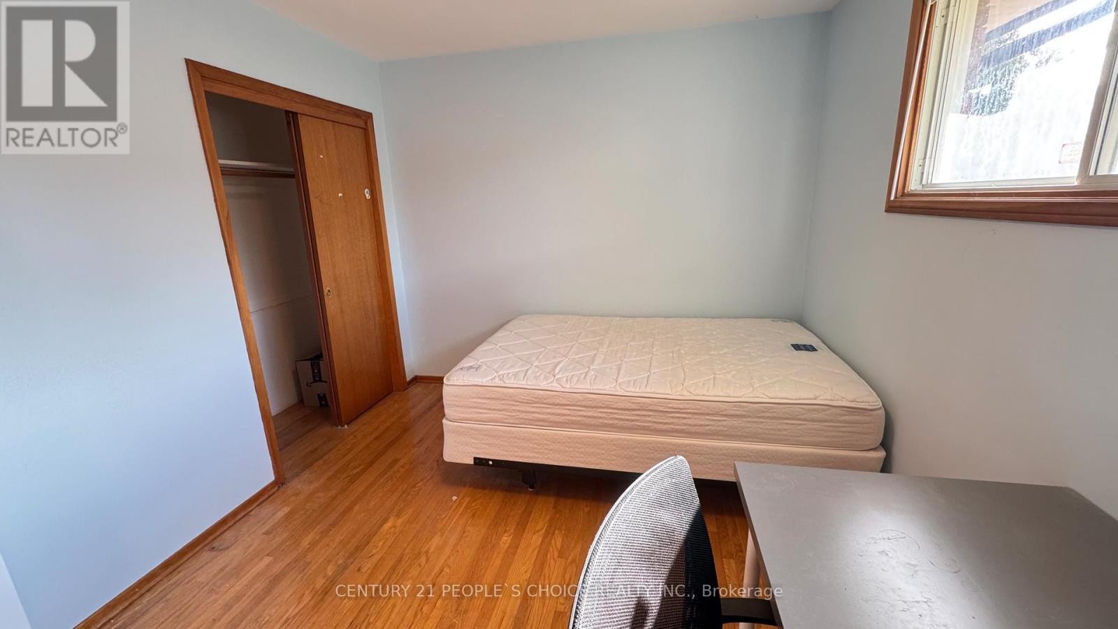 












#FURNISHED - 122 RIFLE RANGE ROAD

,
Hamilton (Ainslie Wood),




Ontario
L8S3B6

