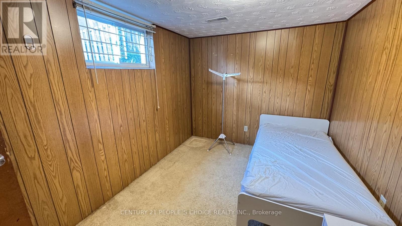 












#FURNISHED - 122 RIFLE RANGE ROAD

,
Hamilton (Ainslie Wood),




Ontario
L8S3B6

