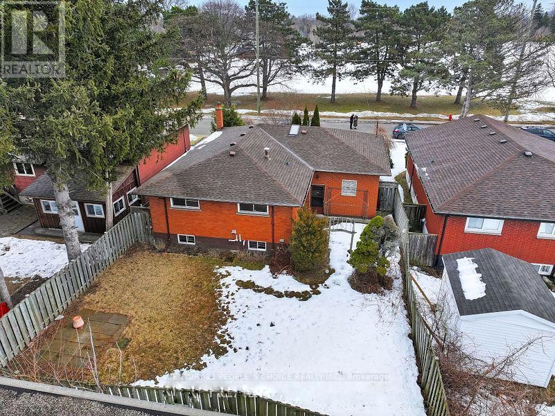 












#FURNISHED - 122 RIFLE RANGE ROAD

,
Hamilton (Ainslie Wood),




Ontario
L8S3B6

