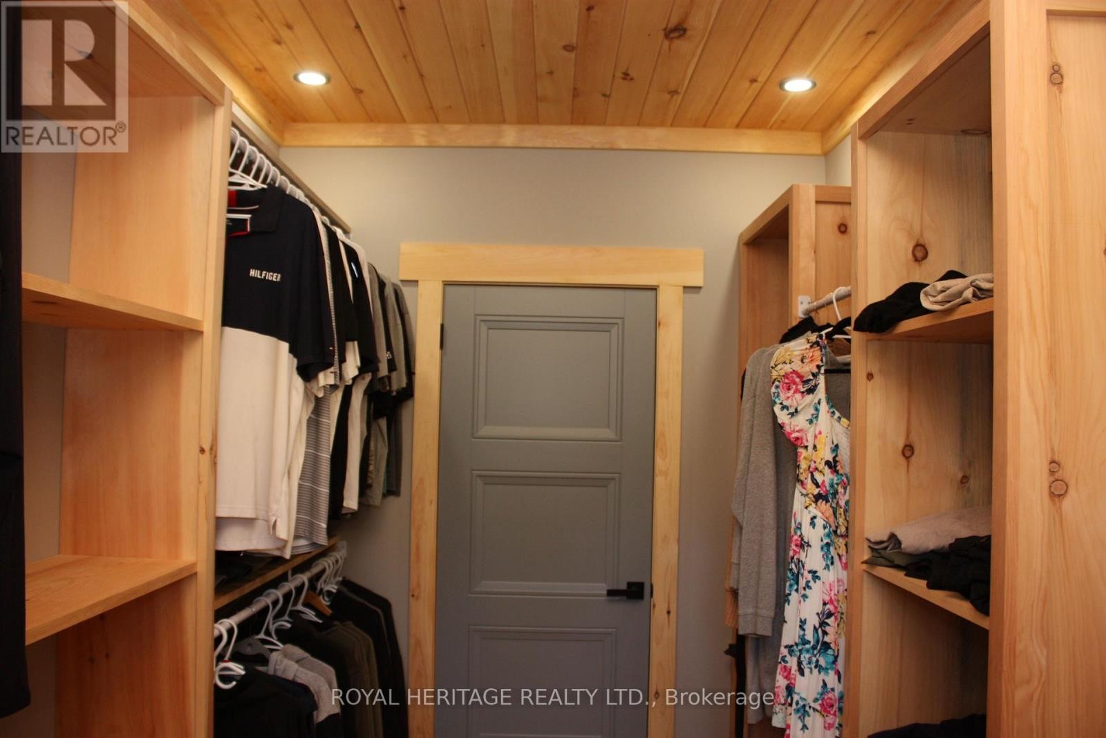 












414 PINE VIEW RIDGE ROAD

,
Tudor and Cashel (Tudor Ward),




Ontario
K0L1W0

