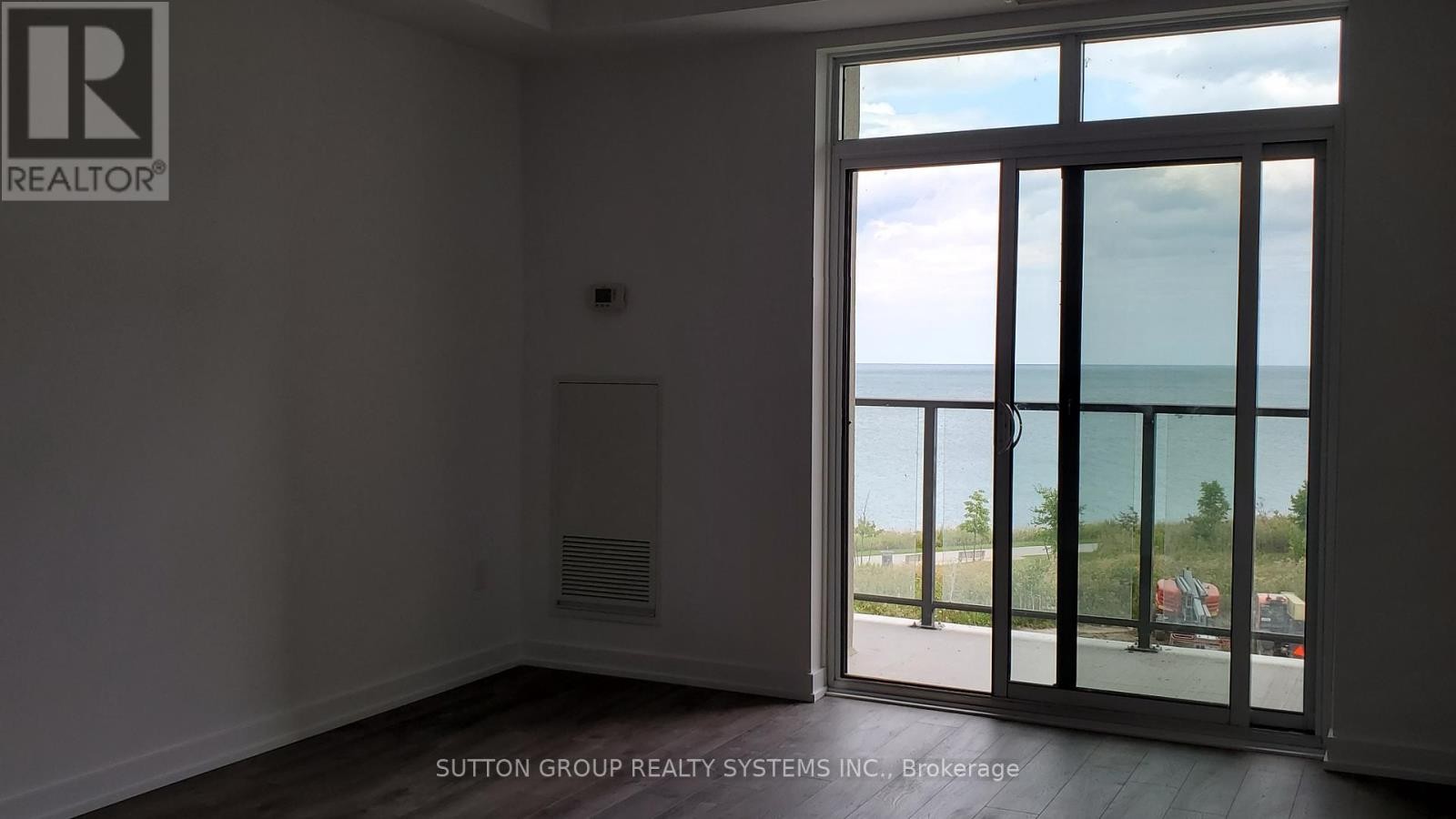 












437 - 101 SHOREVIEW PLACE

,
Hamilton (Stoney Creek),




Ontario
L8E0K3

