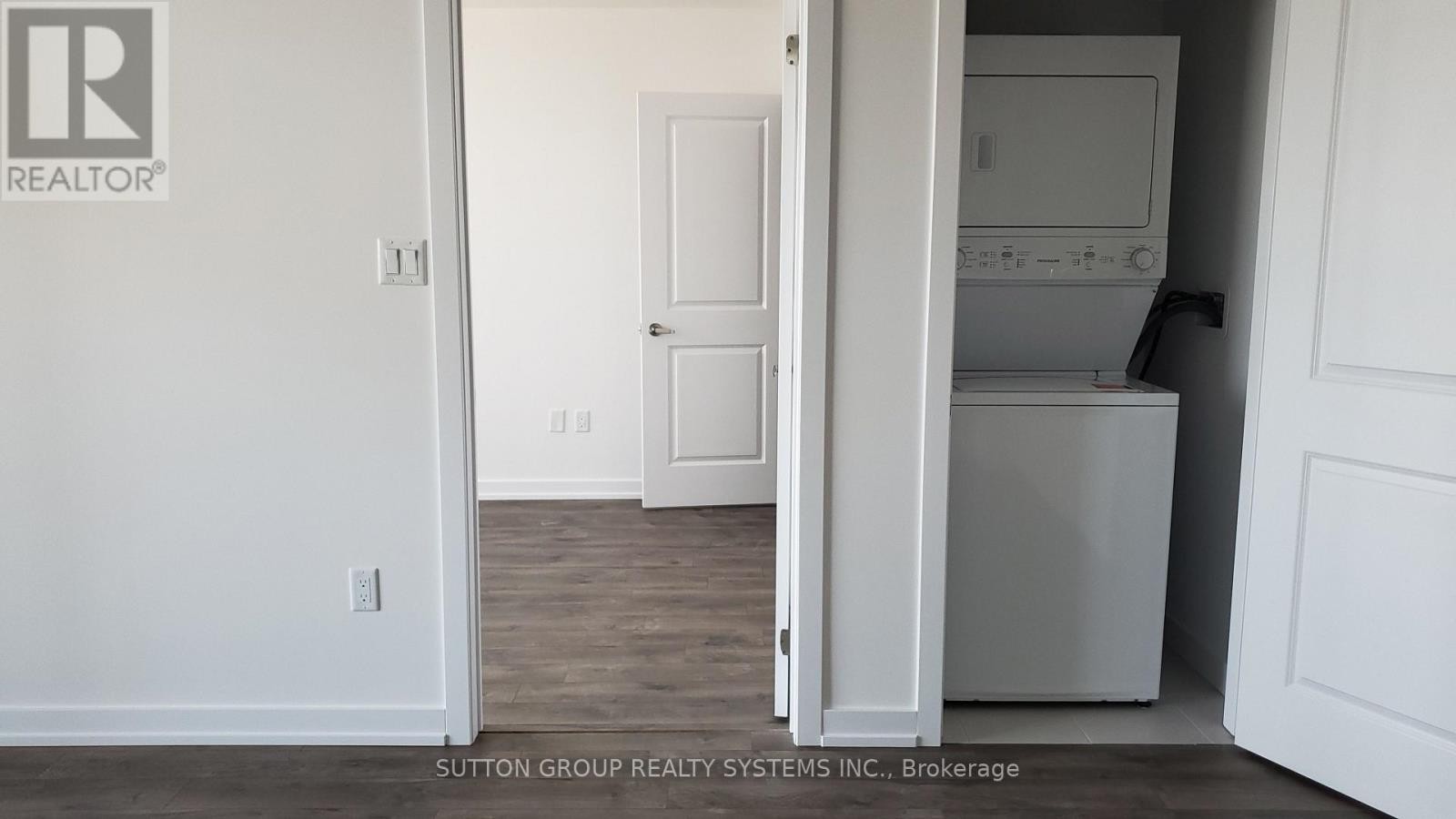 












437 - 101 SHOREVIEW PLACE

,
Hamilton (Stoney Creek),




Ontario
L8E0K3

