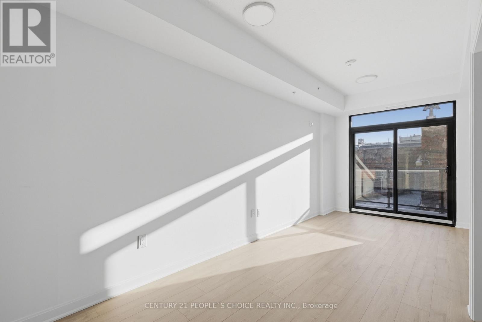 












314 - 223 PRINCESS STREET

,
Kingston (East of Sir John A. Blvd),




Ontario
K7L1B3

