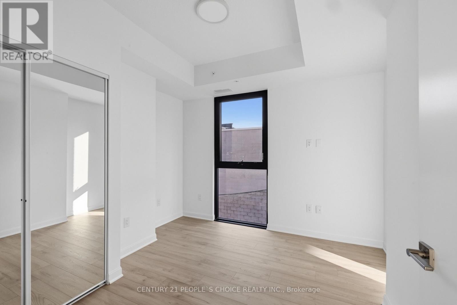 












314 - 223 PRINCESS STREET

,
Kingston (East of Sir John A. Blvd),




Ontario
K7L1B3

