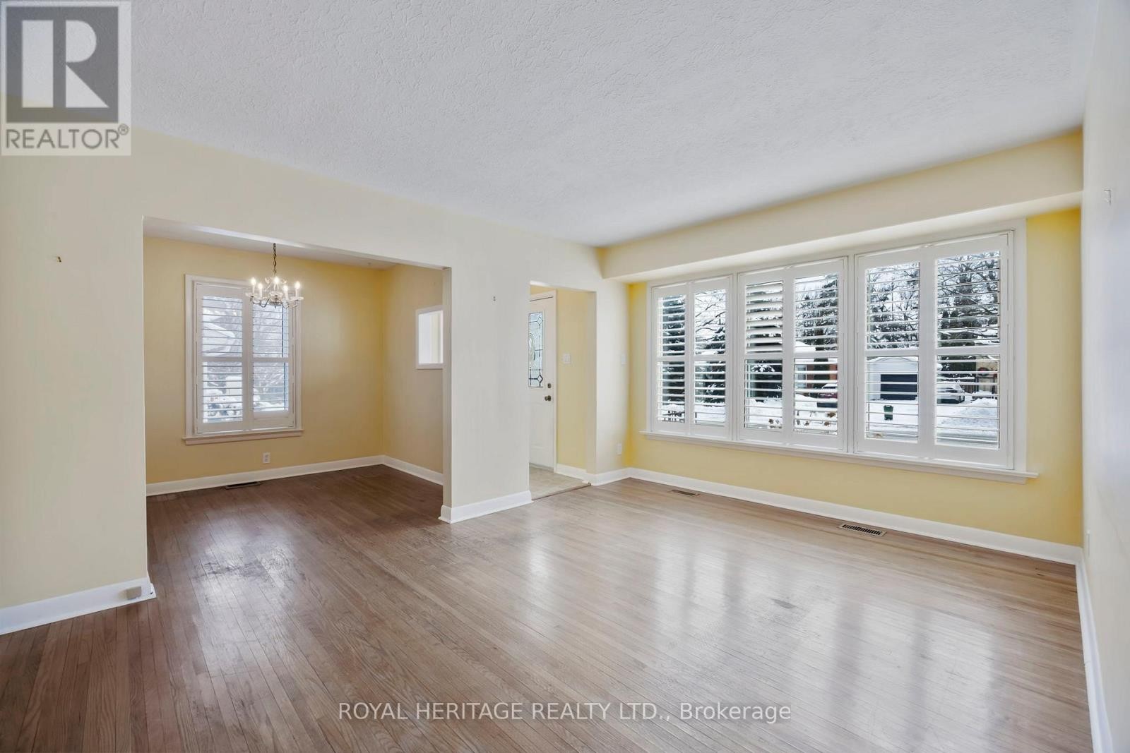 












6 SUNSET COURT

,
Kawartha Lakes (Lindsay),




Ontario
K9V2S1

