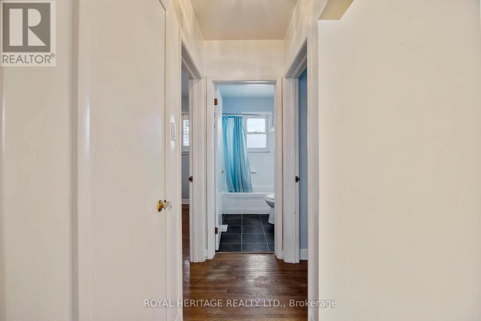 












6 SUNSET COURT

,
Kawartha Lakes (Lindsay),




Ontario
K9V2S1

