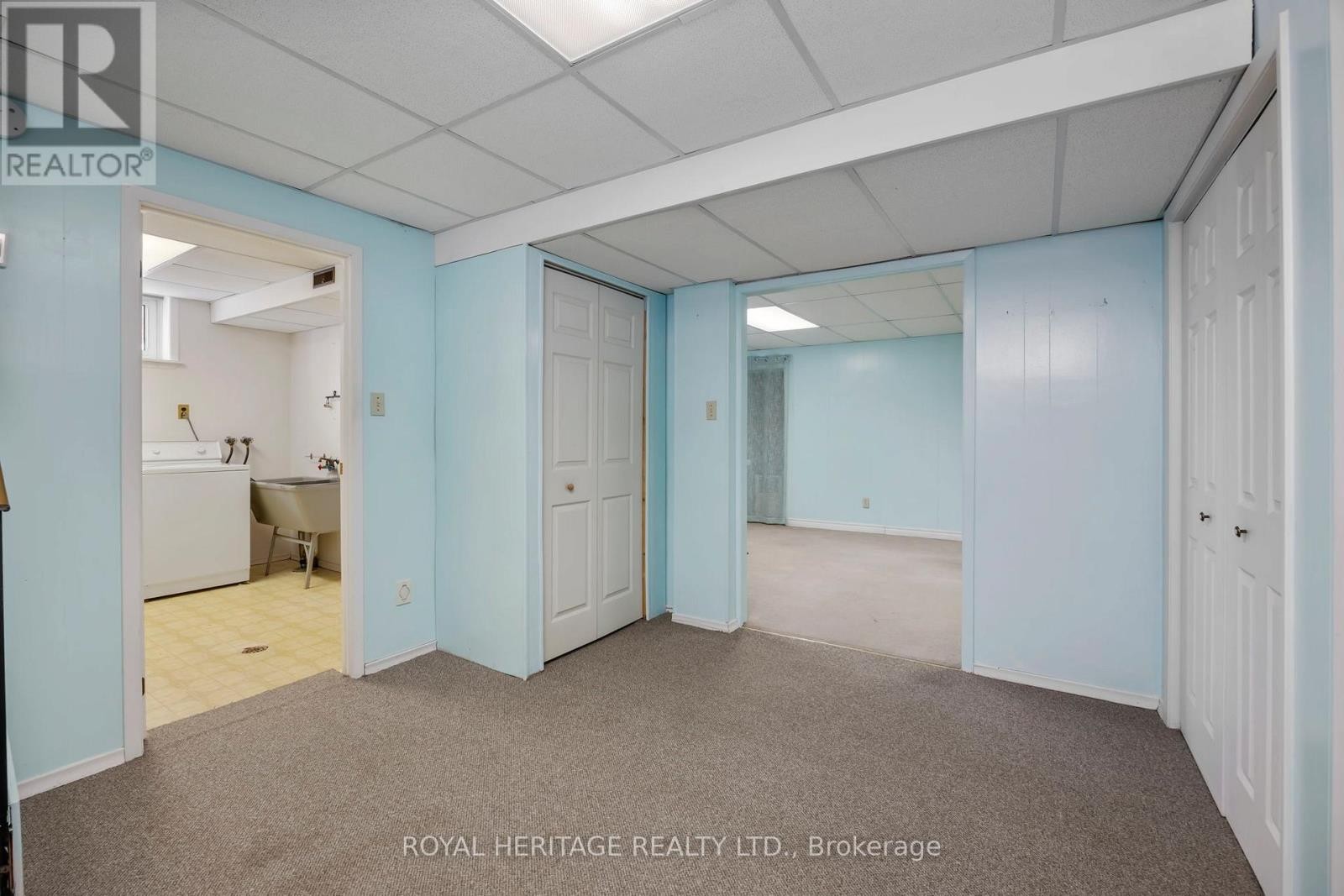 












6 SUNSET COURT

,
Kawartha Lakes (Lindsay),




Ontario
K9V2S1

