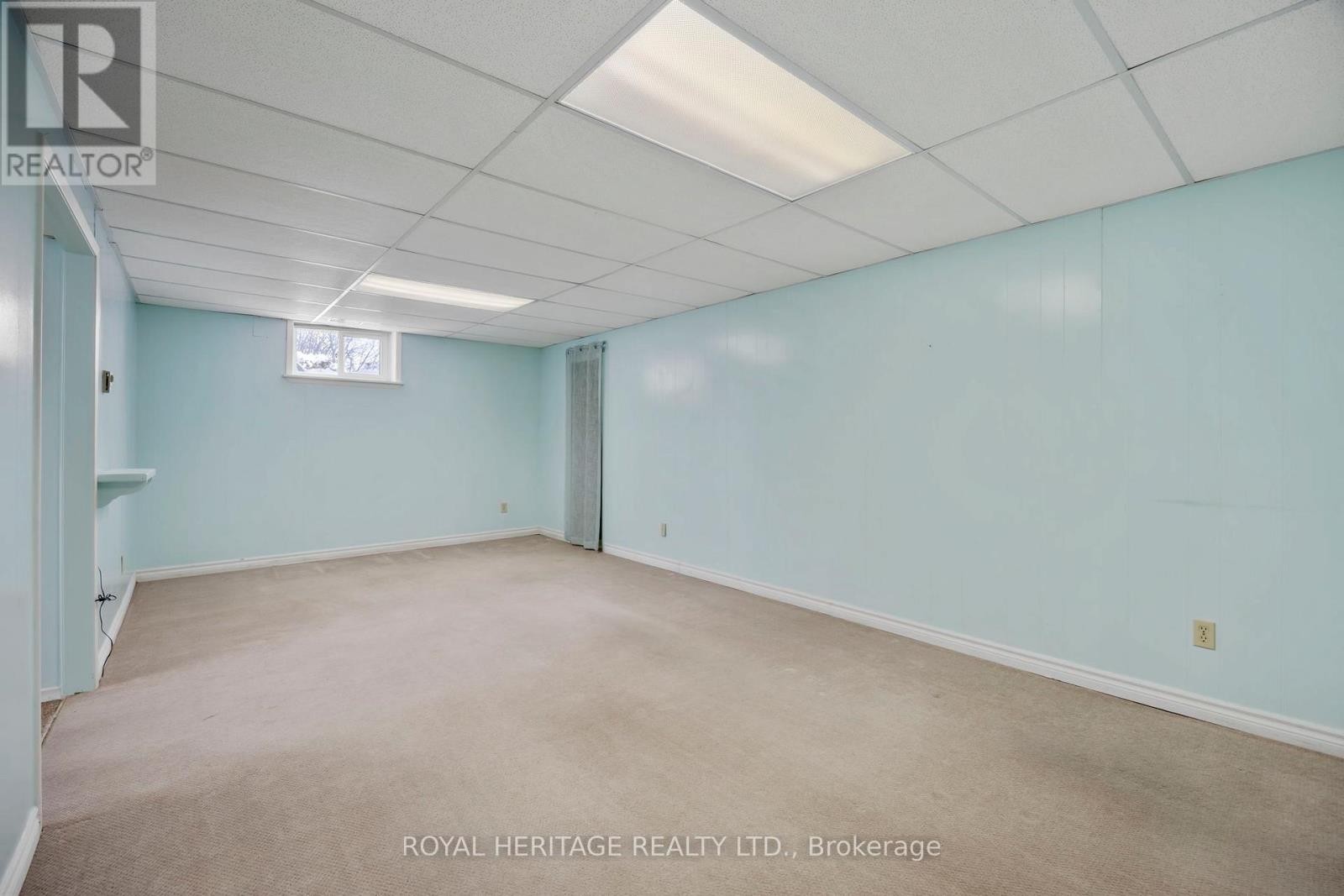 












6 SUNSET COURT

,
Kawartha Lakes (Lindsay),




Ontario
K9V2S1

