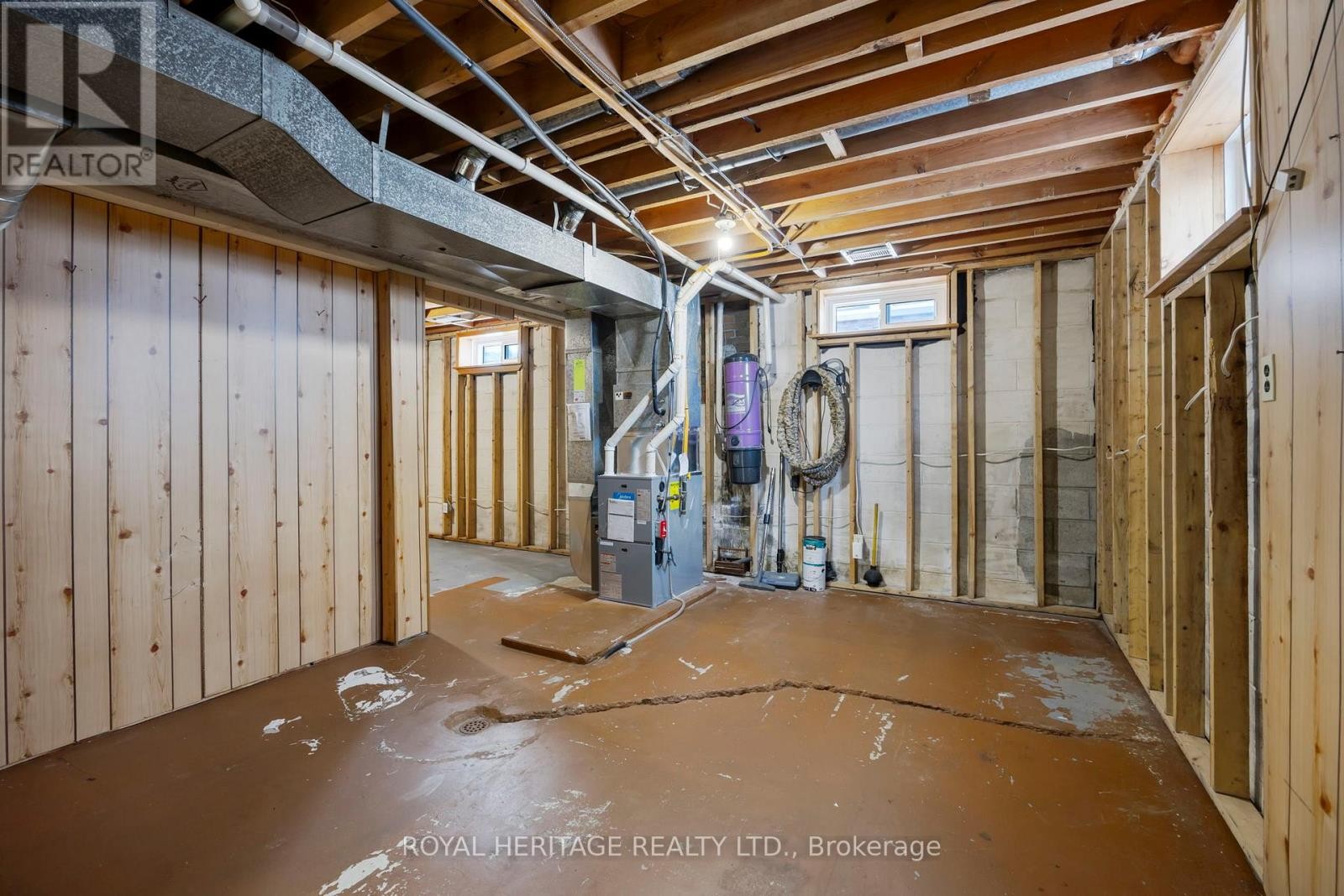 












6 SUNSET COURT

,
Kawartha Lakes (Lindsay),




Ontario
K9V2S1

