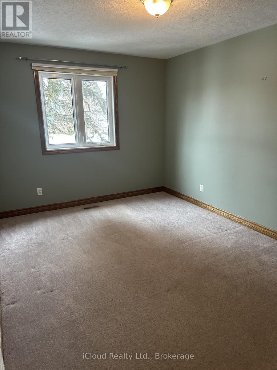 












86 GLENDALE DRIVE E

,
Tillsonburg,




Ontario
N4G1J7

