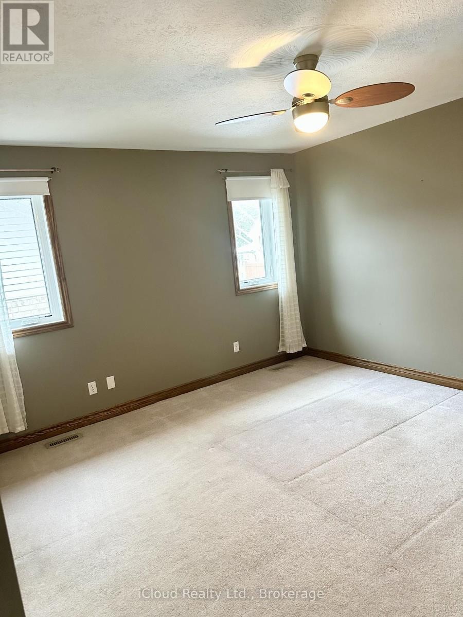 












86 GLENDALE DRIVE E

,
Tillsonburg,




Ontario
N4G1J7

