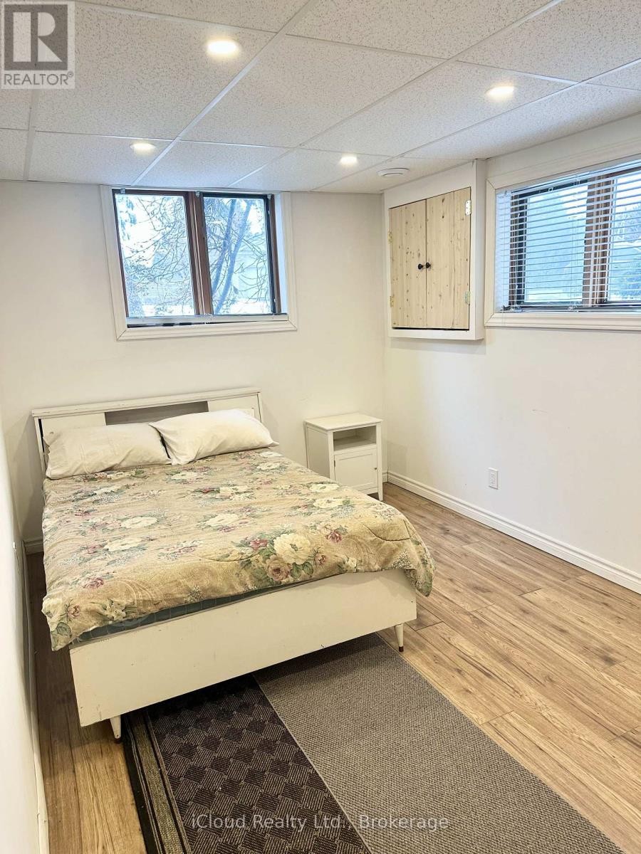 












86 GLENDALE DRIVE E

,
Tillsonburg,




Ontario
N4G1J7

