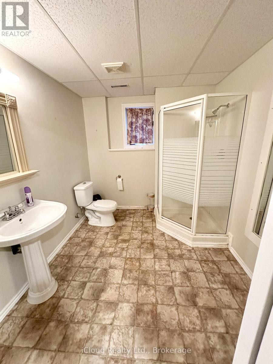 












86 GLENDALE DRIVE E

,
Tillsonburg,




Ontario
N4G1J7

