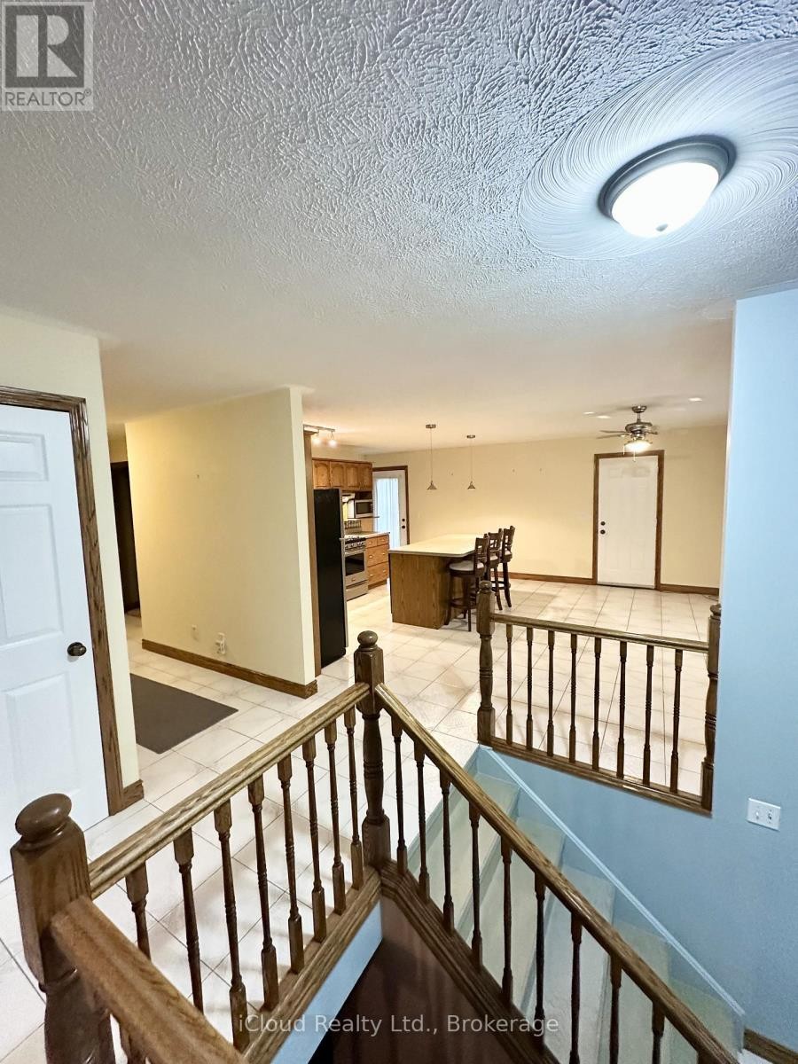 












86 GLENDALE DRIVE E

,
Tillsonburg,




Ontario
N4G1J7

