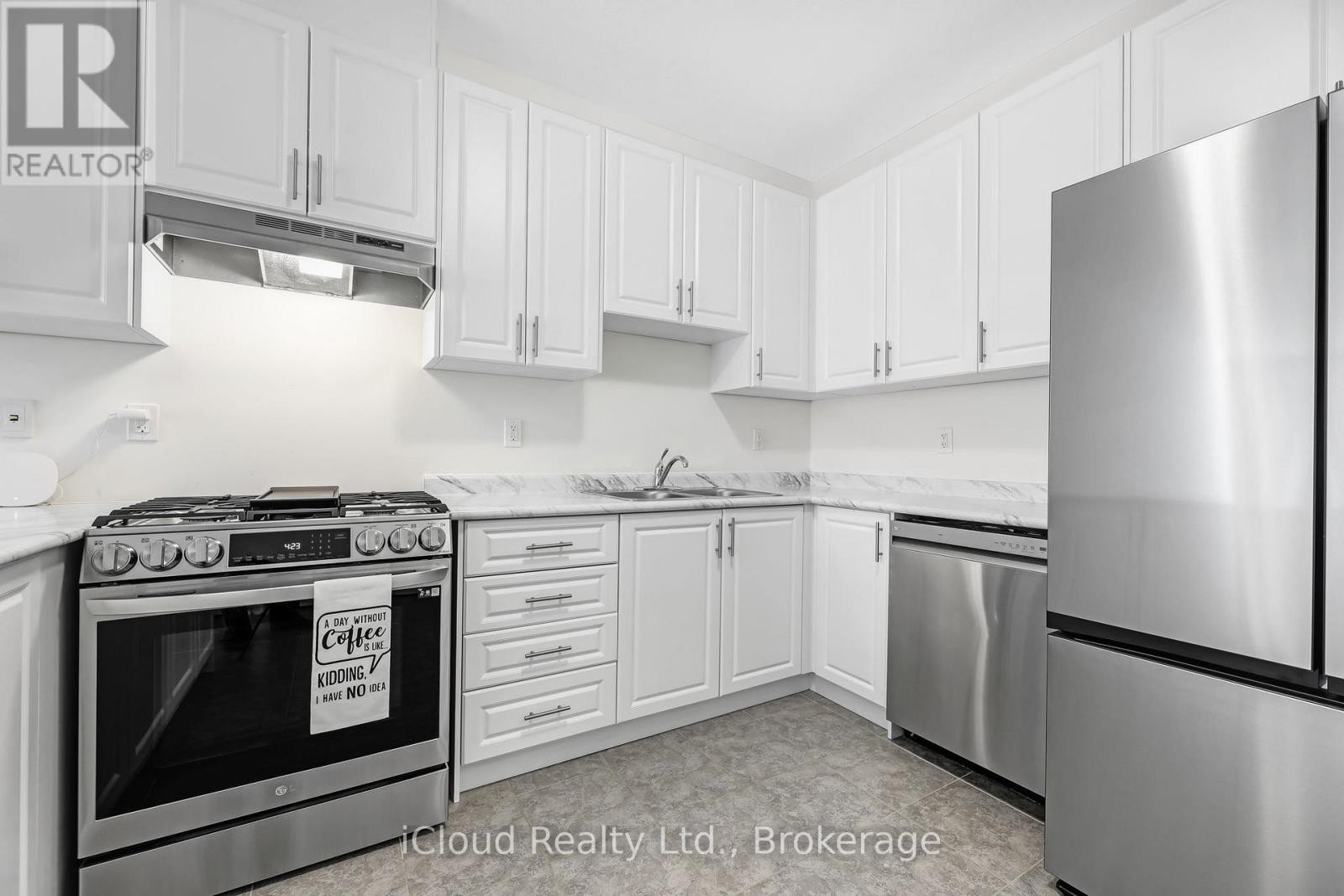 












11 HARWOOD STREET

,
Tillsonburg,




Ontario
N4G0J7

