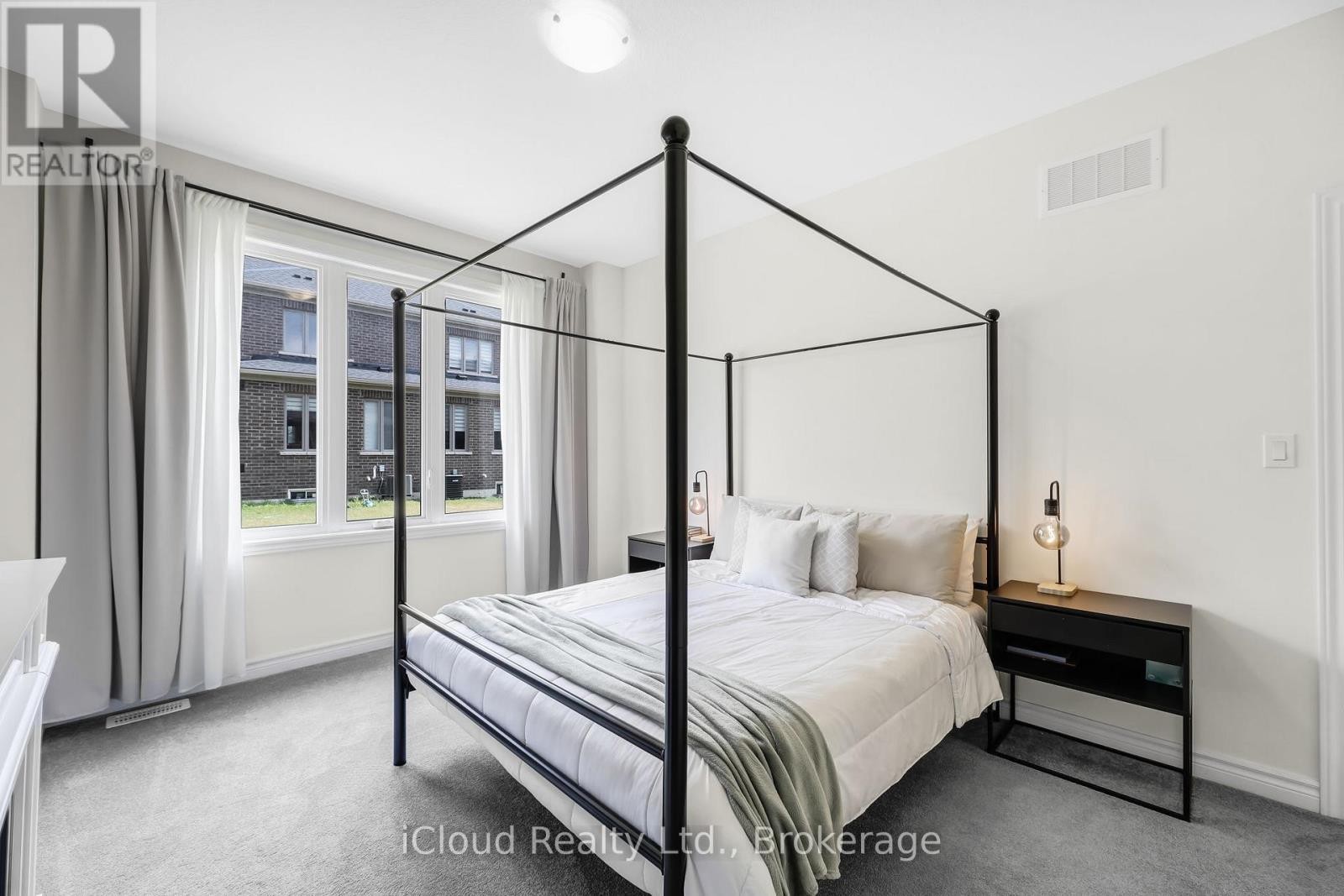 












11 HARWOOD STREET

,
Tillsonburg,




Ontario
N4G0J7

