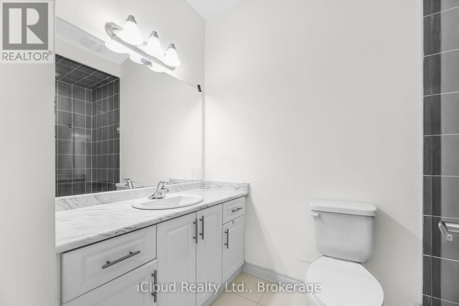 












11 HARWOOD STREET

,
Tillsonburg,




Ontario
N4G0J7

