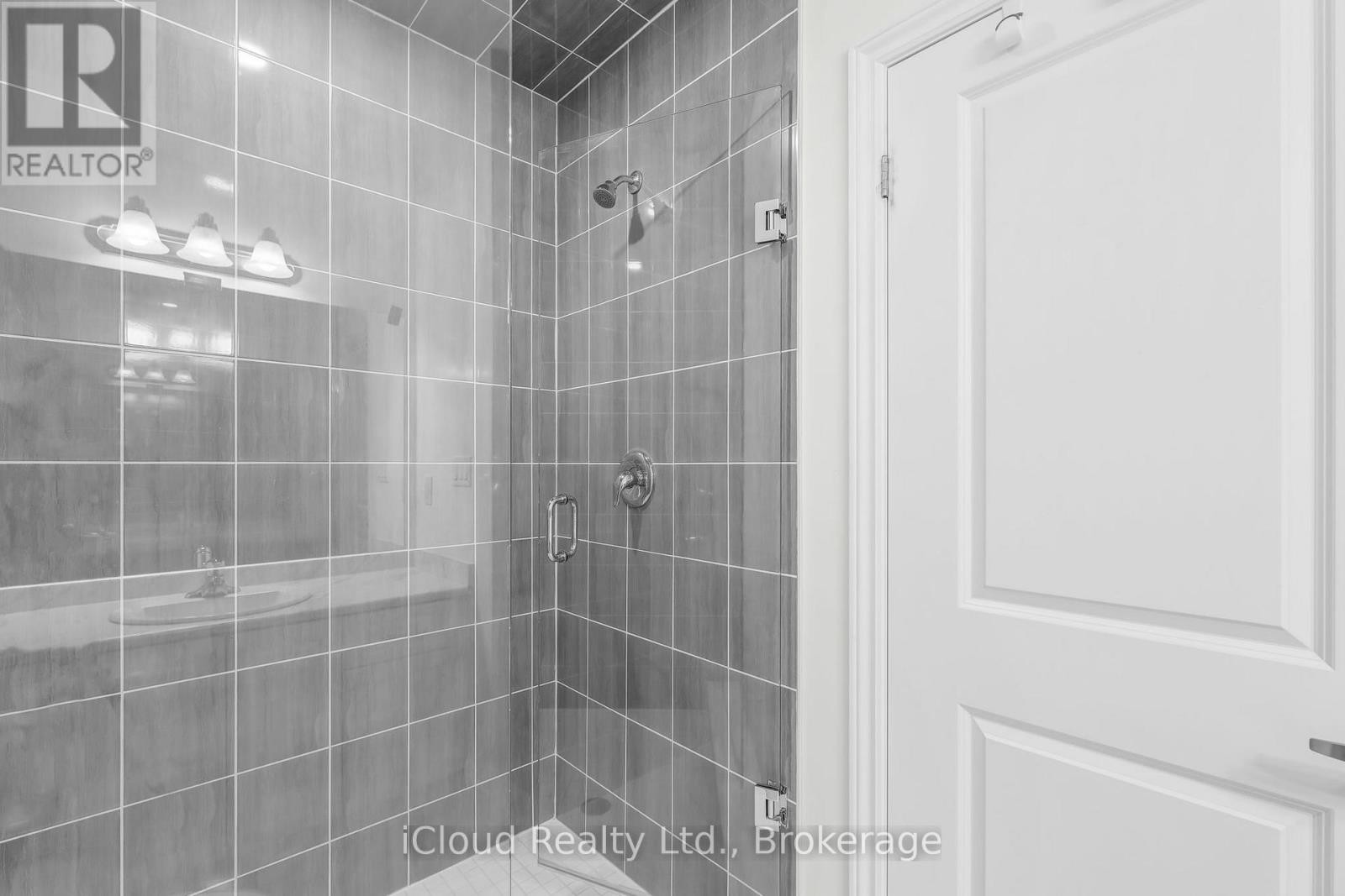 












11 HARWOOD STREET

,
Tillsonburg,




Ontario
N4G0J7

