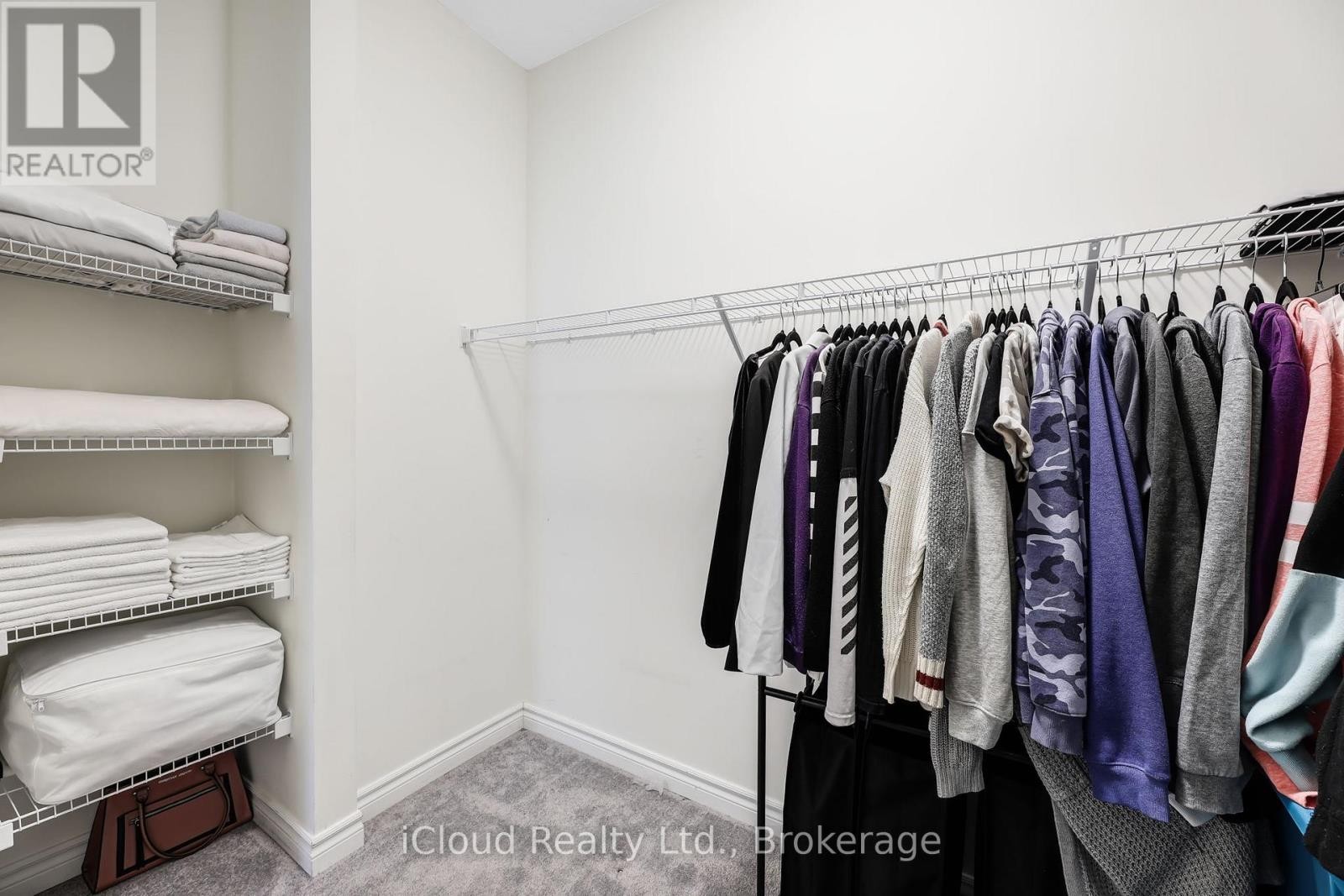 












11 HARWOOD STREET

,
Tillsonburg,




Ontario
N4G0J7

