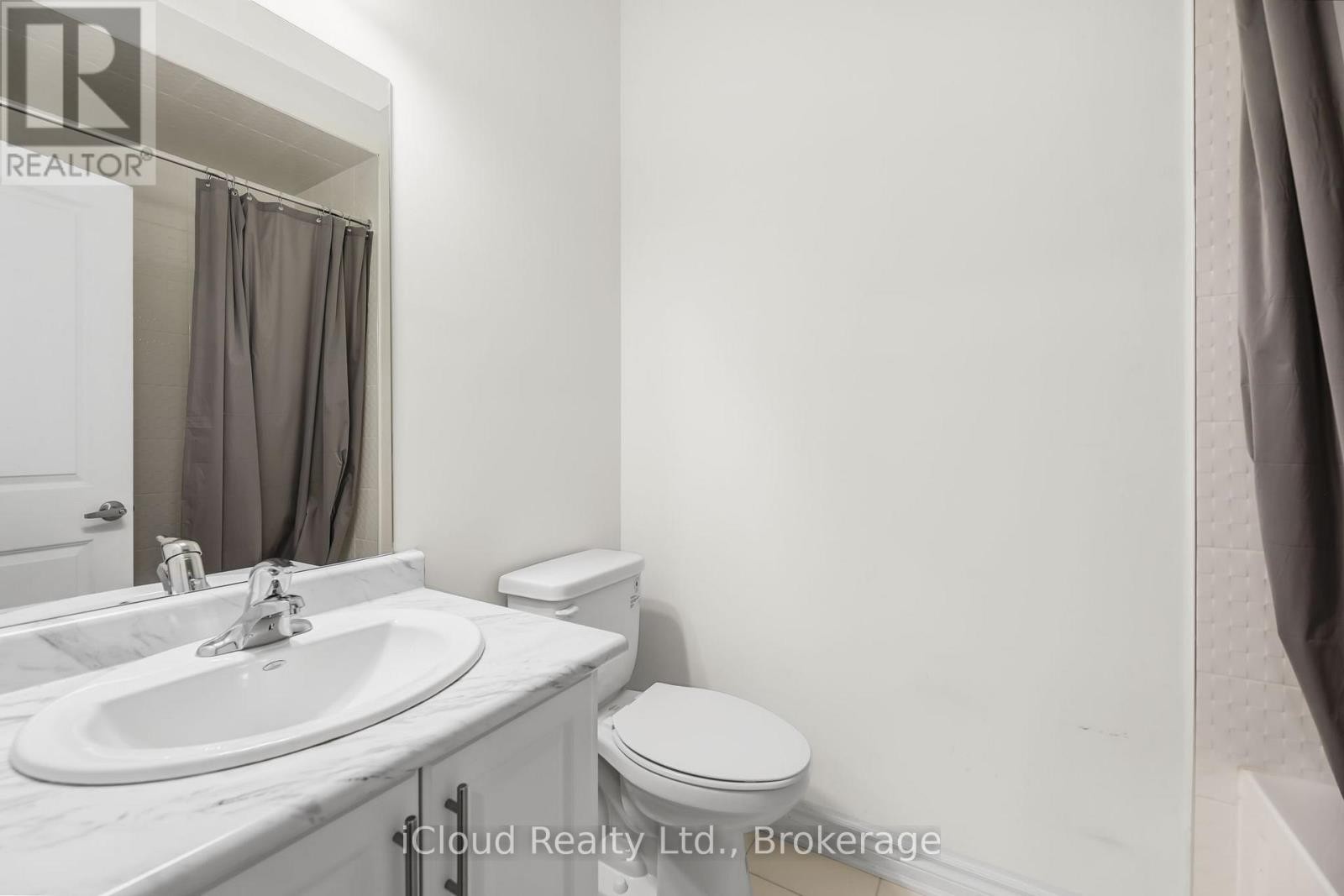 












11 HARWOOD STREET

,
Tillsonburg,




Ontario
N4G0J7

