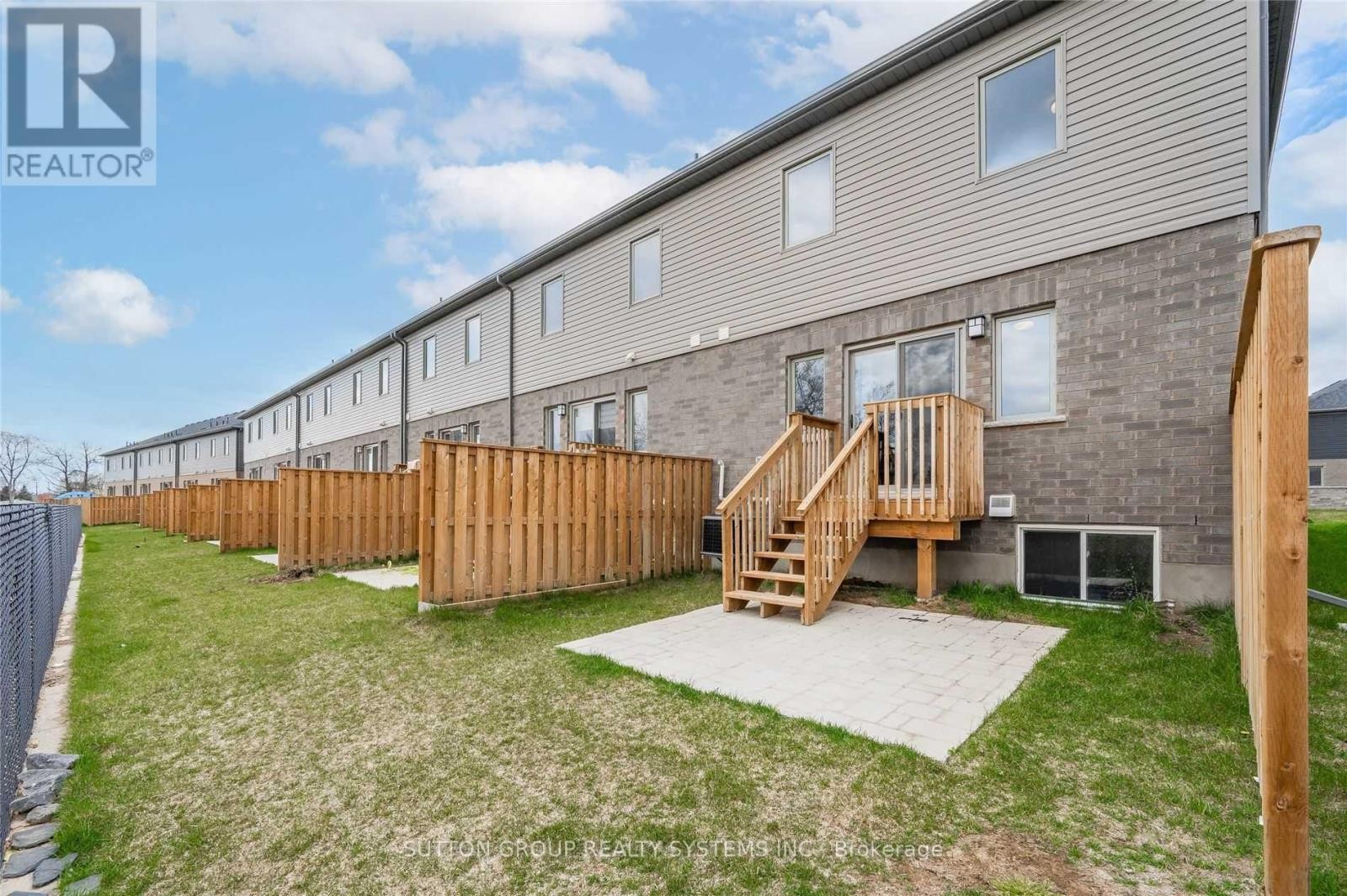 












54 NIESON STREET

,
Cambridge,




Ontario
N1R0B9

