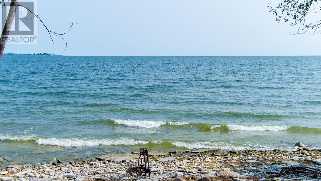 












138 JARVIS LANE

,
Prince Edward County (North Marysburg Ward),







Ontario
K0K2T0

