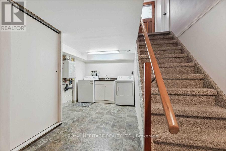 












115 ALBERT STREET N

,
Kawartha Lakes (Lindsay),




Ontario
K9V4K6

