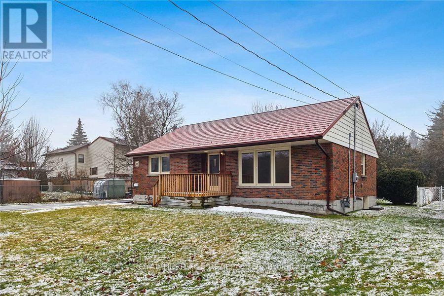












115 ALBERT STREET N

,
Kawartha Lakes (Lindsay),




Ontario
K9V4K6

