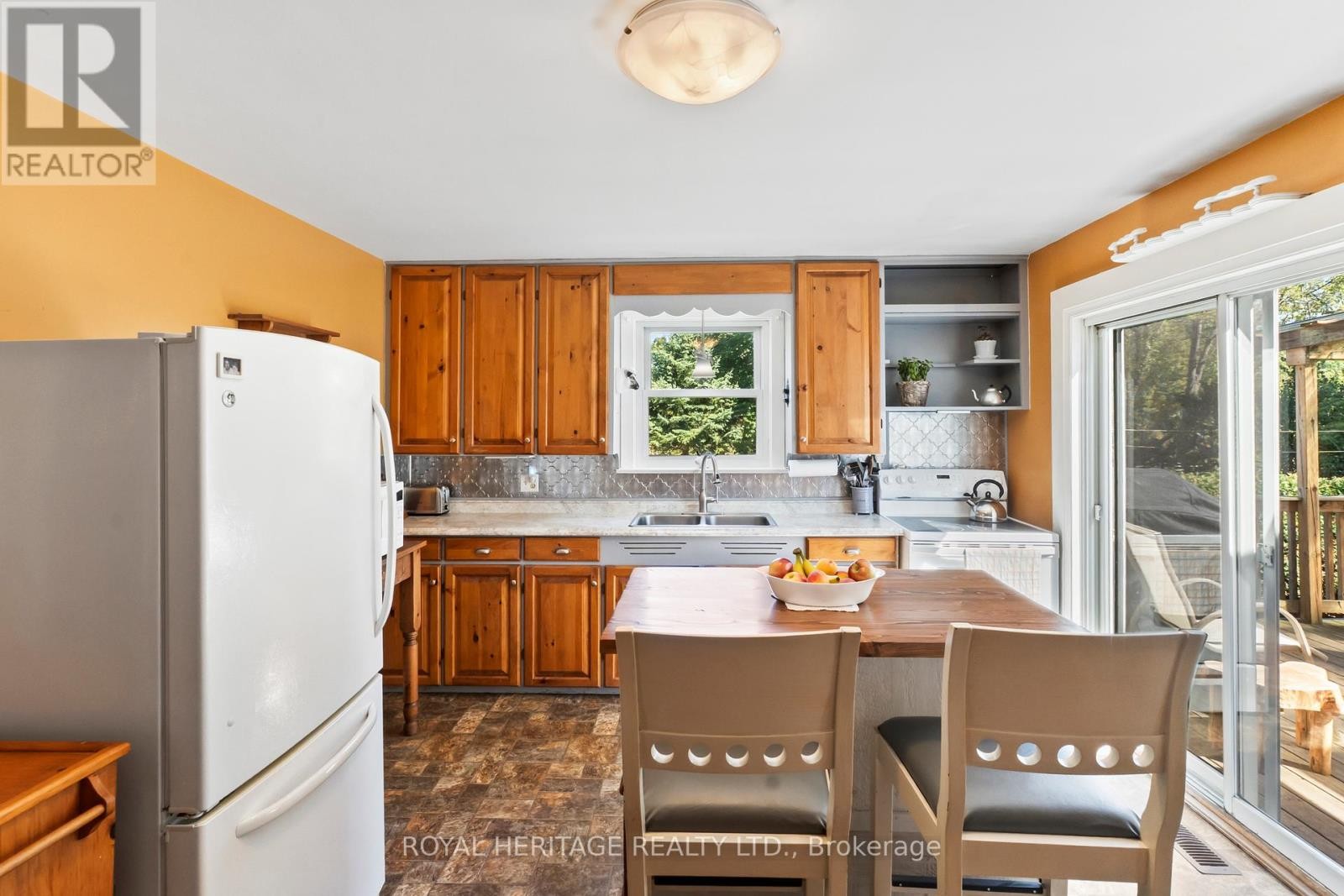 












10629 COUNTY RD 2 ROAD

,
Alnwick/Haldimand (Grafton),




Ontario
K0K2G0

