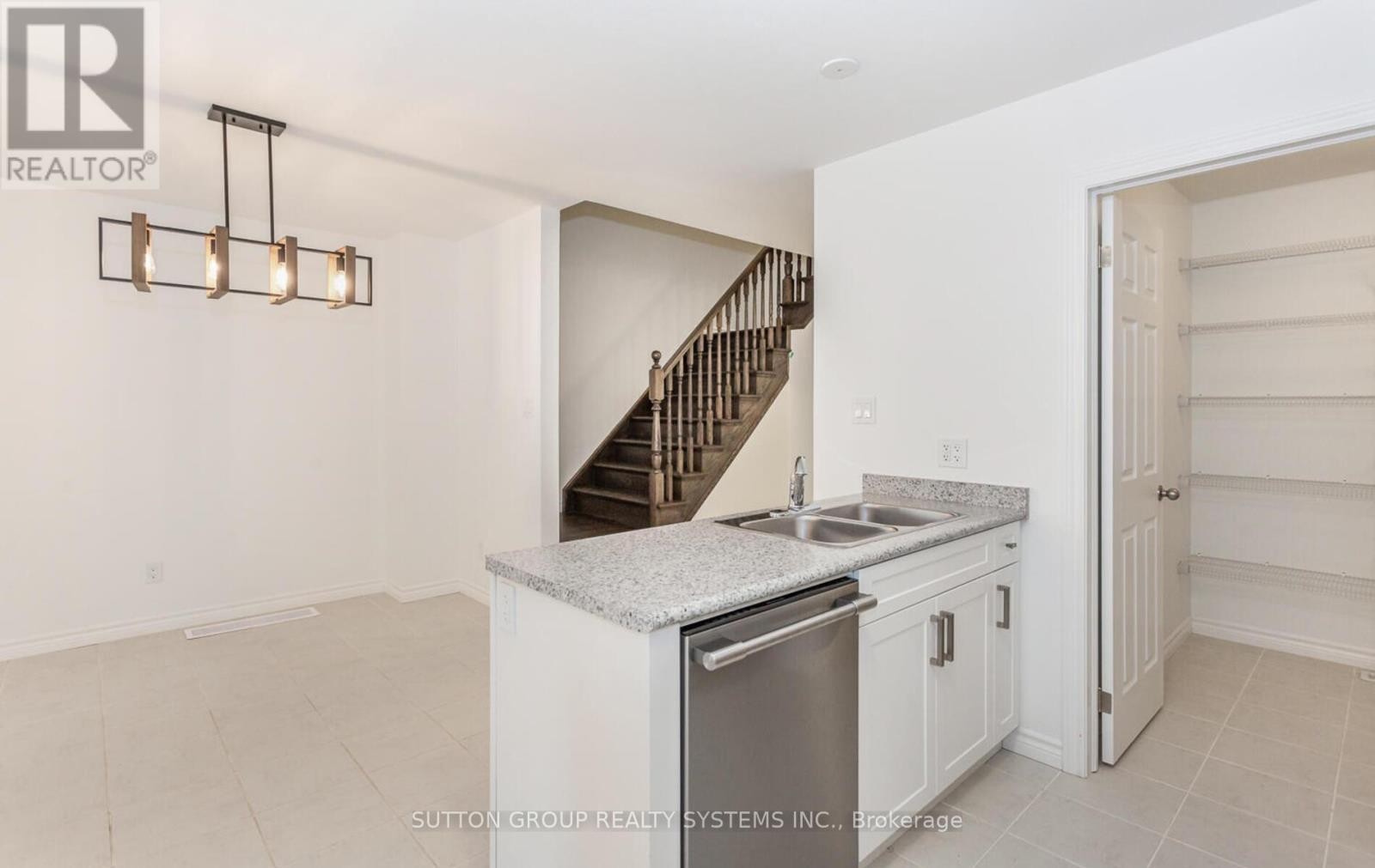 












109 WOODEDGE CIRCLE

,
Kitchener,




Ontario
N2R0P8

