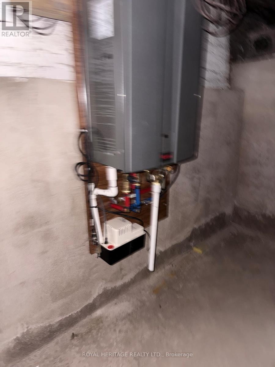 












293 LOUIS AVENUE

,
Windsor,




Ontario
N9A1W1

