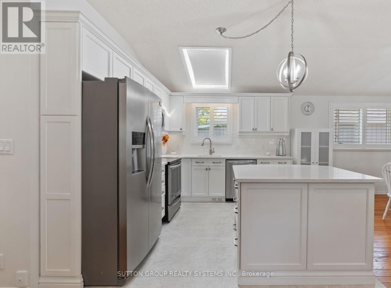 












2031 ERIE STREET

,
Norfolk (Port Dover),




Ontario
L5C1E4

